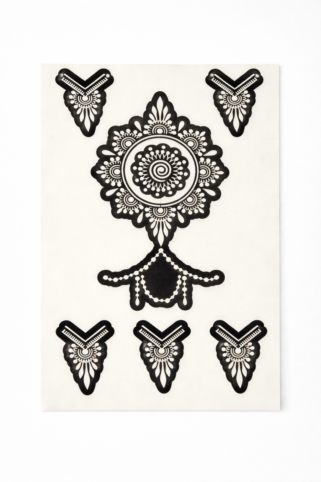 Elegant Mandala Henna Stencil for Hands – Intricate Floral Mehndi Design